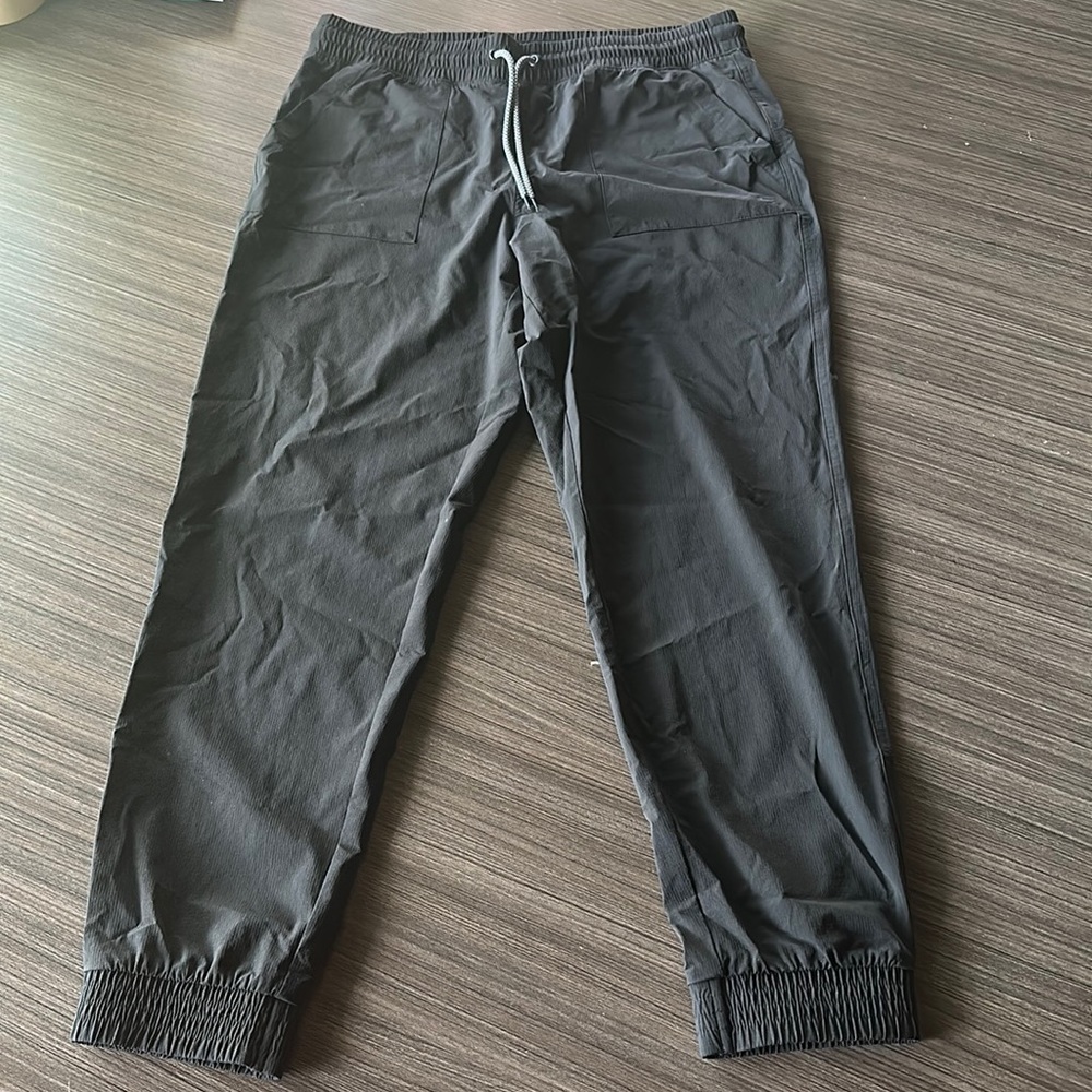 Gap fit size M black jogging pants